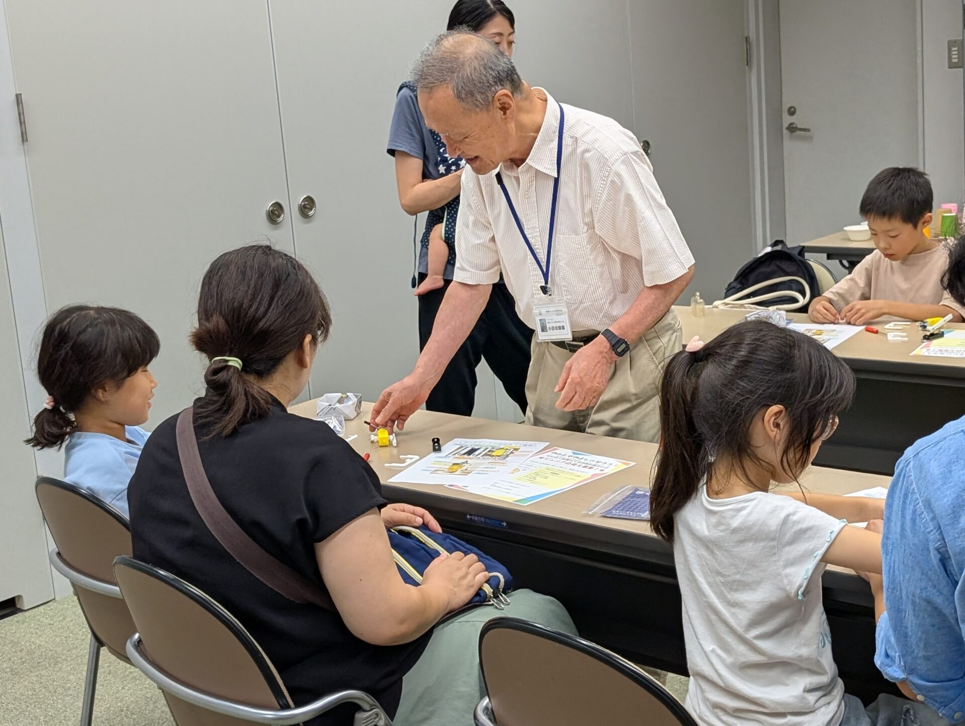 カルチャー講座『歩くロボットをつくろう』開催しました